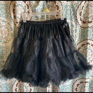 Fun black tutu adult size large. Perfect for a fun outfit or Halloween costume!